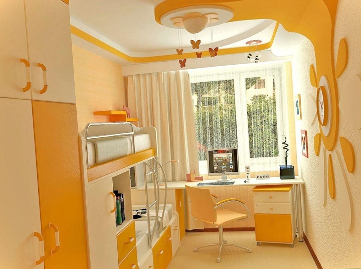 Двух ярусная кровать для небольшой площади в интерьере. Сочные оттенки желтого и оранжевого цвета дают помещению изюминку. Потолки изготовлены из ГЛК, окрашены в матовой краской.